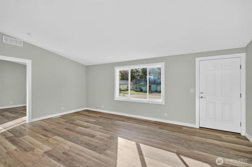 Property photo for 137 Collar Avenue, Morton photo 5