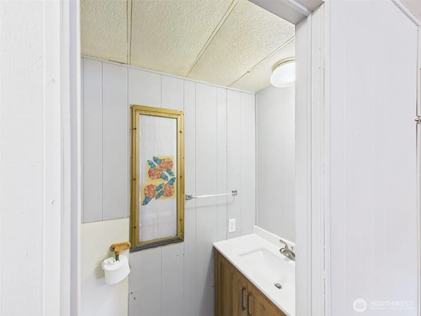 Property photo for 927 Hesse Boulevard, Republic photo 8