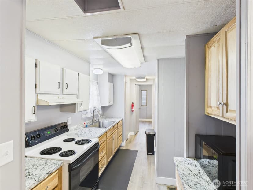 Property photo for 927 Hesse Boulevard, Republic photo 11