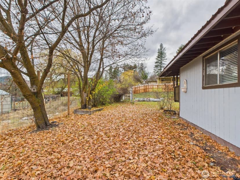 Property photo for 927 Hesse Boulevard, Republic photo 3