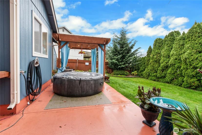 Property photo for 15616 40th Avenue E, Tacoma photo 24