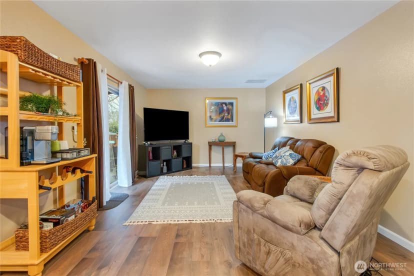 Property photo for 15616 40th Avenue E, Tacoma photo 13