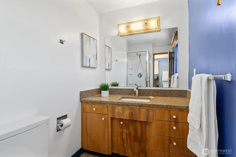Property photo for 21024 5th Avenue S, Des Moines photo 23