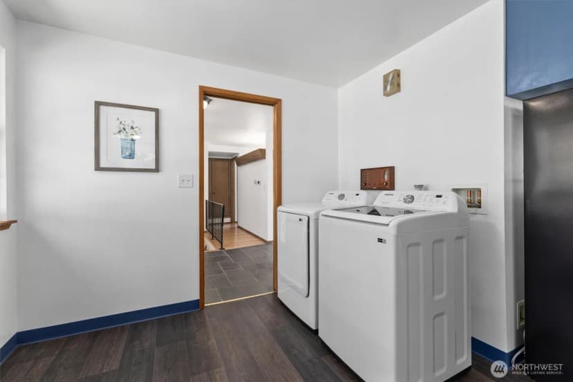Property photo for 21024 5th Avenue S, Des Moines photo 17