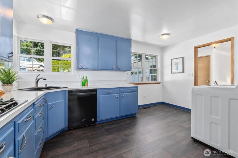 Property photo for 21024 5th Avenue S, Des Moines photo 15