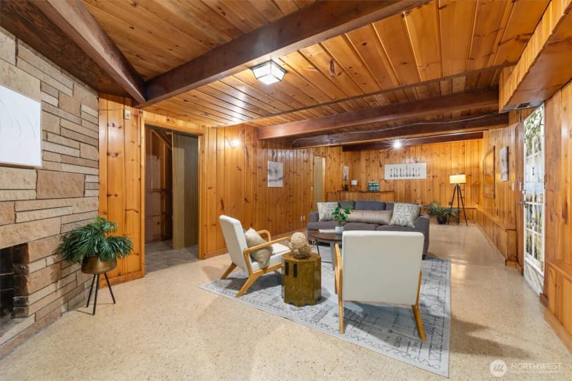 Property photo for 21024 5th Avenue S, Des Moines photo 31