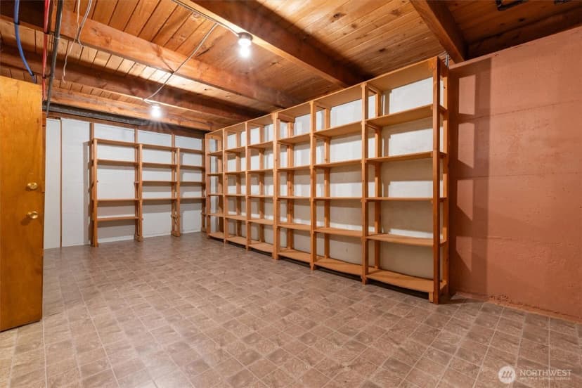 Property photo for 21024 5th Avenue S, Des Moines photo 35