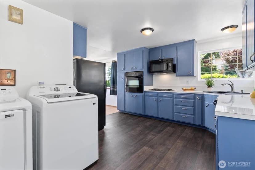 Property photo for 21024 5th Avenue S, Des Moines photo 16