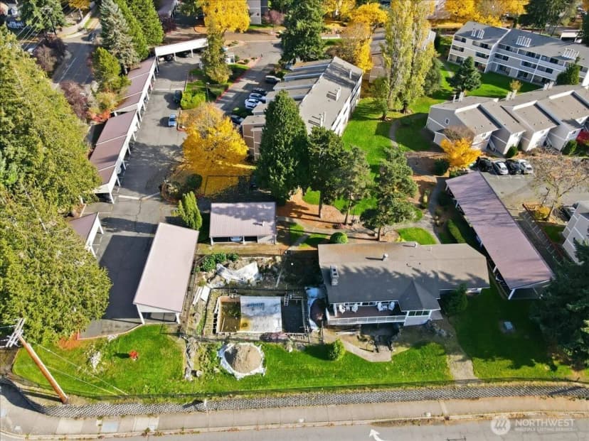 Property photo for 12515 Ne 132nd Court #a101, Kirkland photo 21