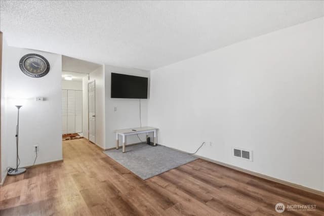 Property photo for 12515 Ne 132nd Court #a101, Kirkland photo 4