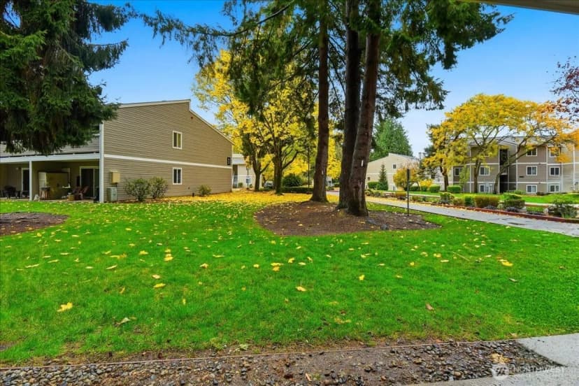 Property photo for 12515 Ne 132nd Court #a101, Kirkland photo 16