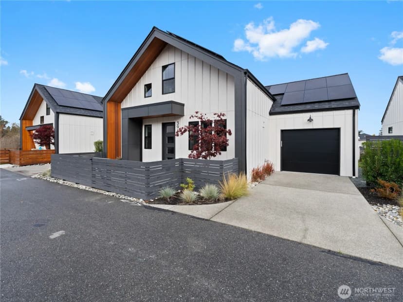 Property photo for 3918 Crosswinds Court, Anacortes photo 2
