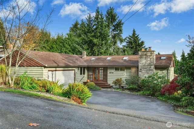 Property photo for 16730 32nd Place Ne, Lake Forest Park photo 3