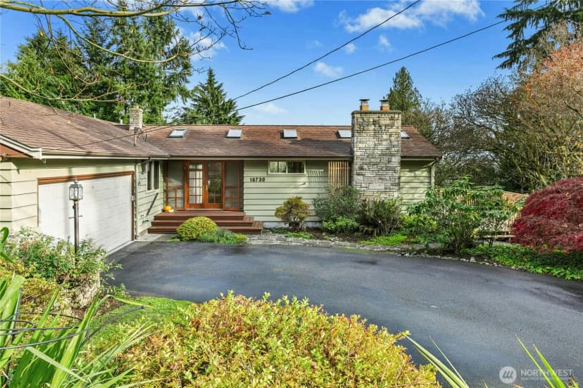 Property photo for 16730 32nd Place Ne, Lake Forest Park photo 2