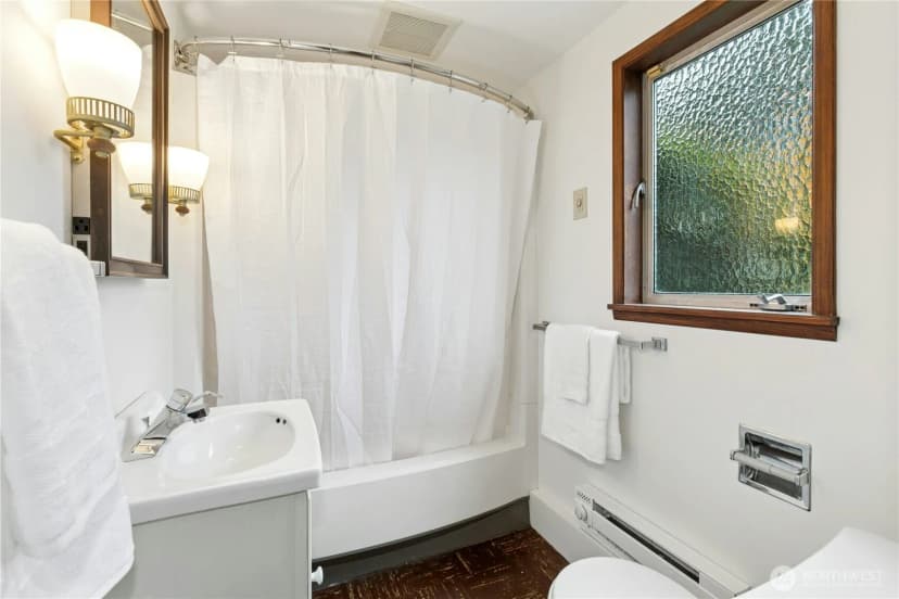 Property photo for 16730 32nd Place Ne, Lake Forest Park photo 29