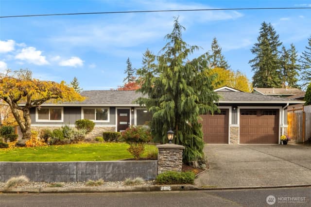 Property photo for 2212 168th Avenue Ne, Bellevue