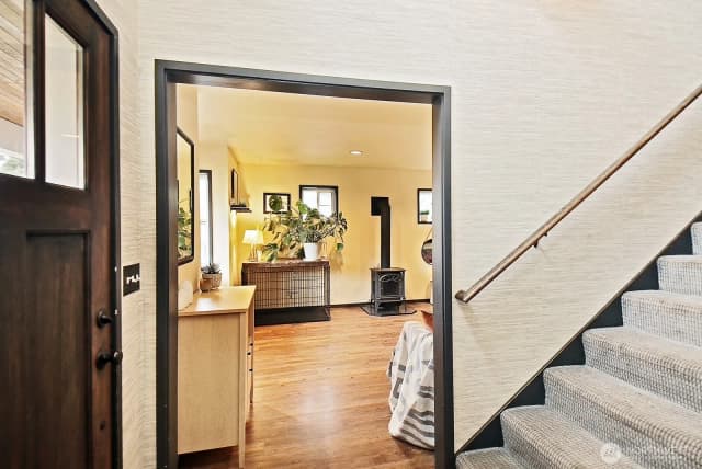 Property photo for 2575 Hillis Drive, Langley photo 2