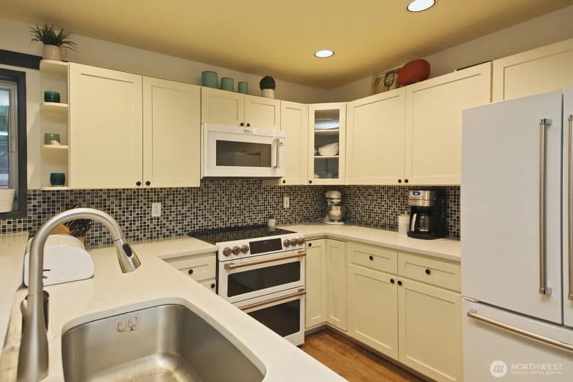 Property photo for 2575 Hillis Drive, Langley photo 9