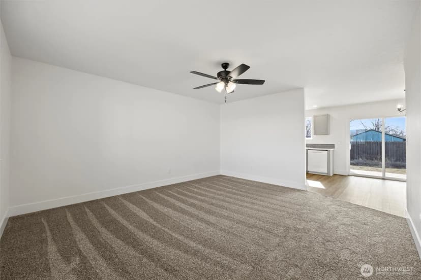 Property photo for 653 E Franklin Street, Connell photo 3