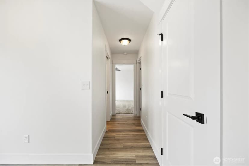 Property photo for 653 E Franklin Street, Connell photo 10