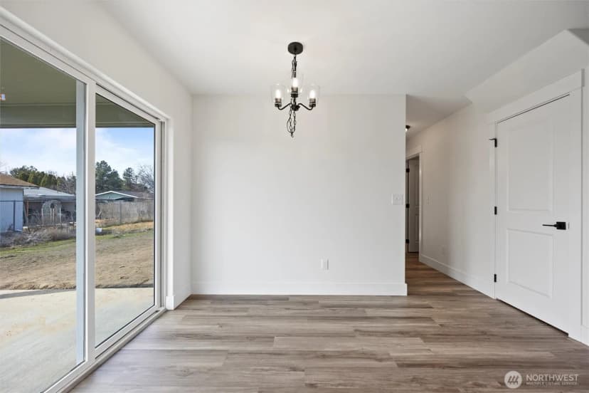 Property photo for 653 E Franklin Street, Connell photo 5