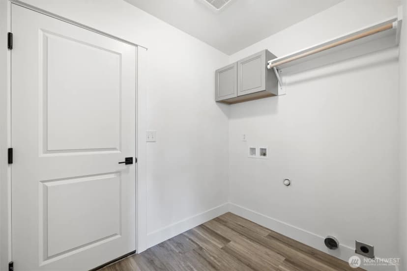 Property photo for 653 E Franklin Street, Connell photo 12