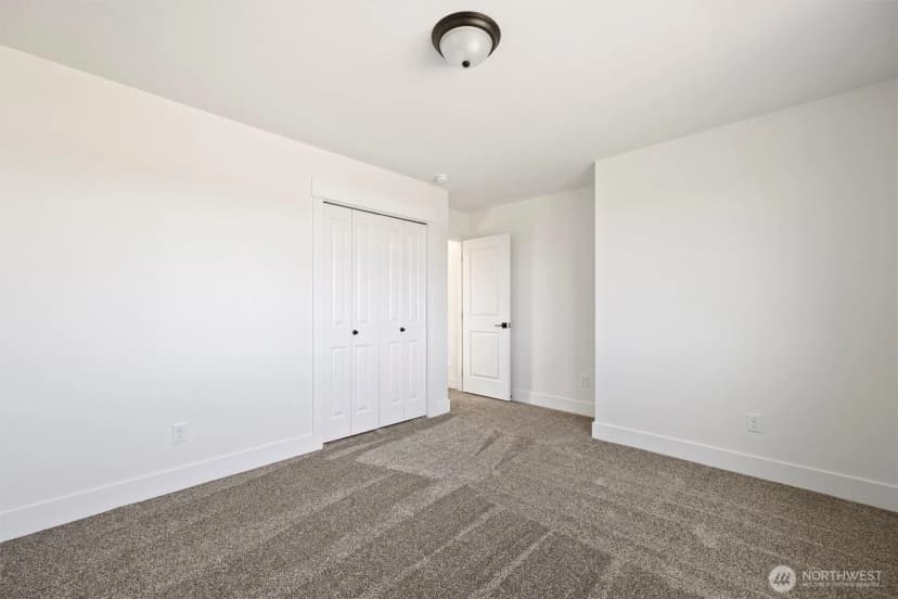 Property photo for 653 E Franklin Street, Connell photo 22