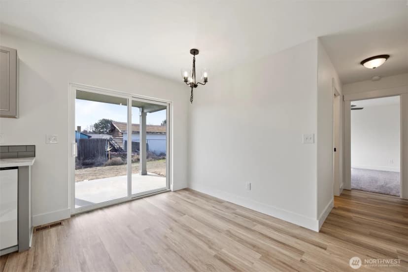 Property photo for 653 E Franklin Street, Connell photo 7