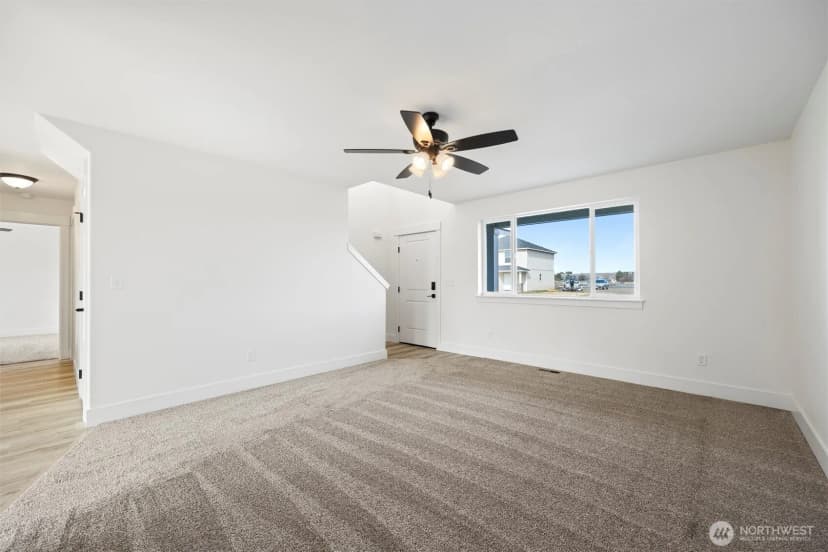 Property photo for 653 E Franklin Street, Connell photo 4