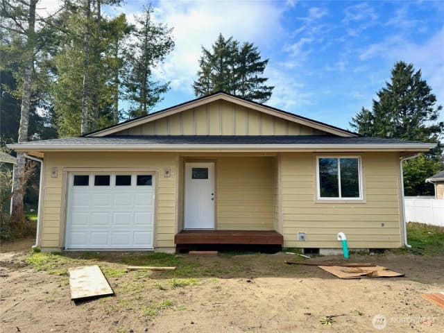 Property photo for 1150 S Ocean Shores Boulevard, Ocean Shores
