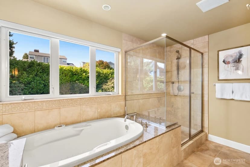 Property photo for 2631 38th Avenue W, Seattle photo 20