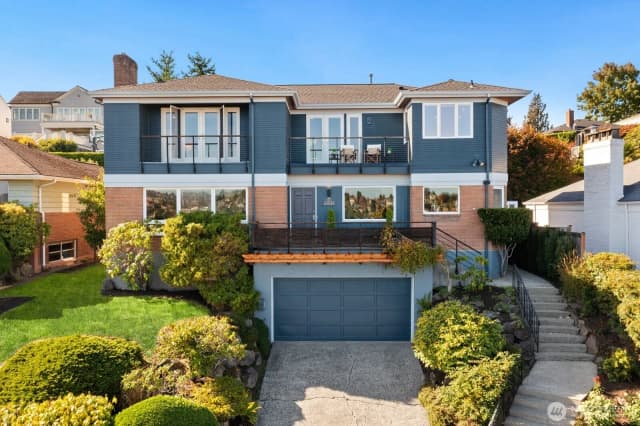 Property photo for 2631 38th Avenue W, Seattle
