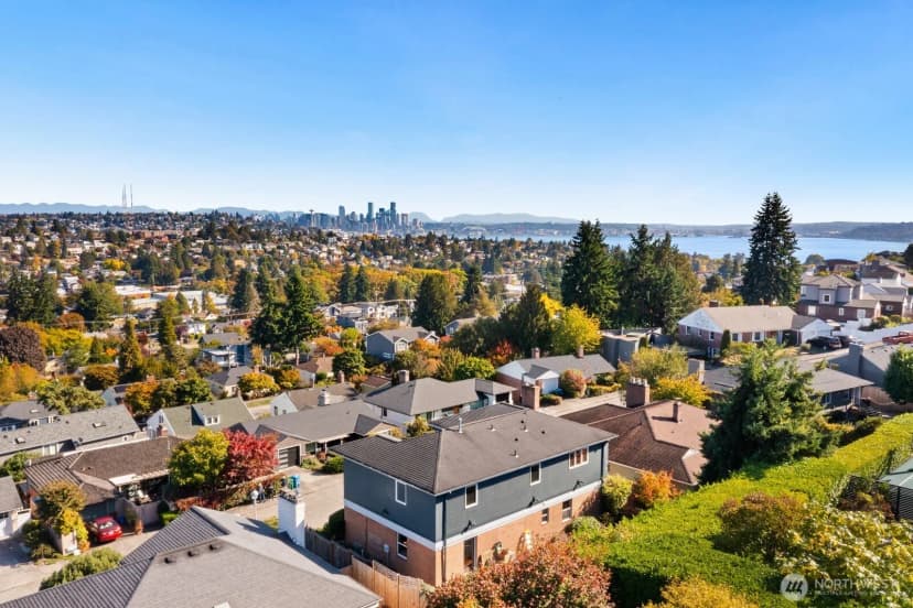 Property photo for 2631 38th Avenue W, Seattle photo 32