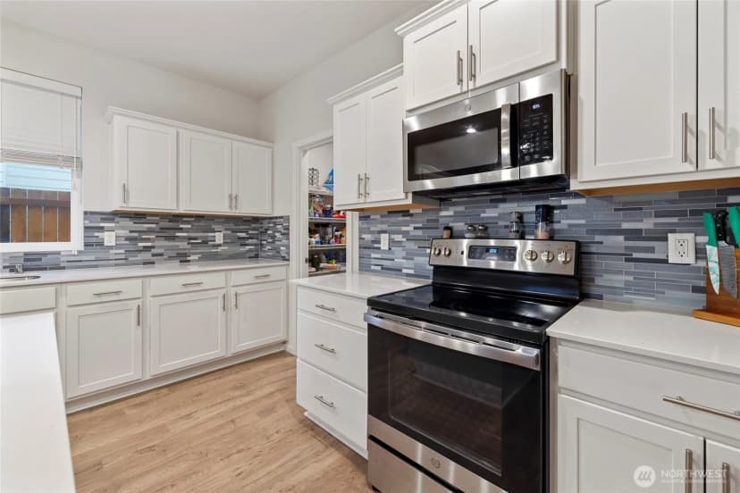 Property photo for 2113 Lancaster Drive, Ferndale photo 12