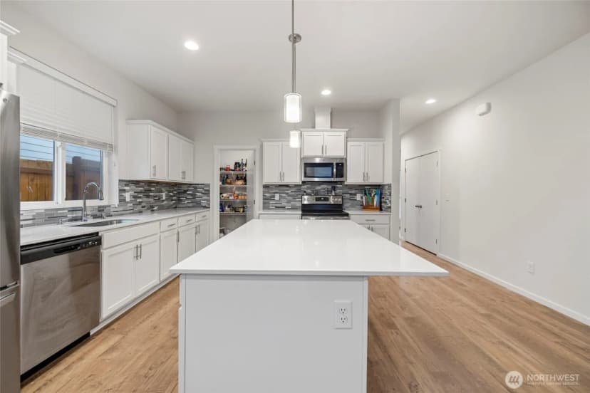 Property photo for 2113 Lancaster Drive, Ferndale photo 9