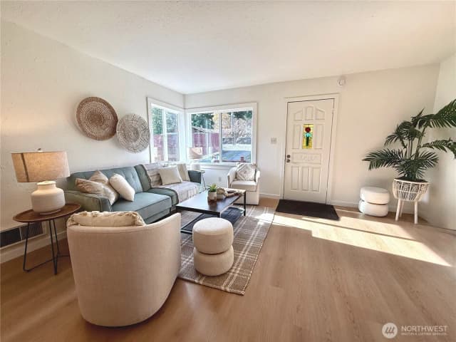 Property photo for 5924 18th Avenue Sw, Seattle photo 5