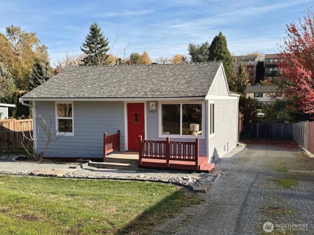 Property photo for 5924 18th Avenue Sw, Seattle photo 3