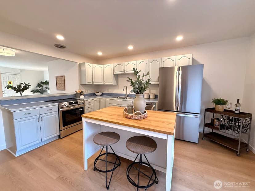 Property photo for 5924 18th Avenue Sw, Seattle photo 11