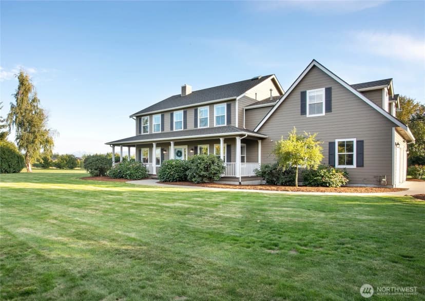 Property photo for 6864 Blumefield Drive, Lynden photo 3