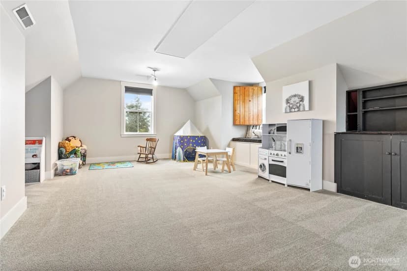 Property photo for 6864 Blumefield Drive, Lynden photo 32