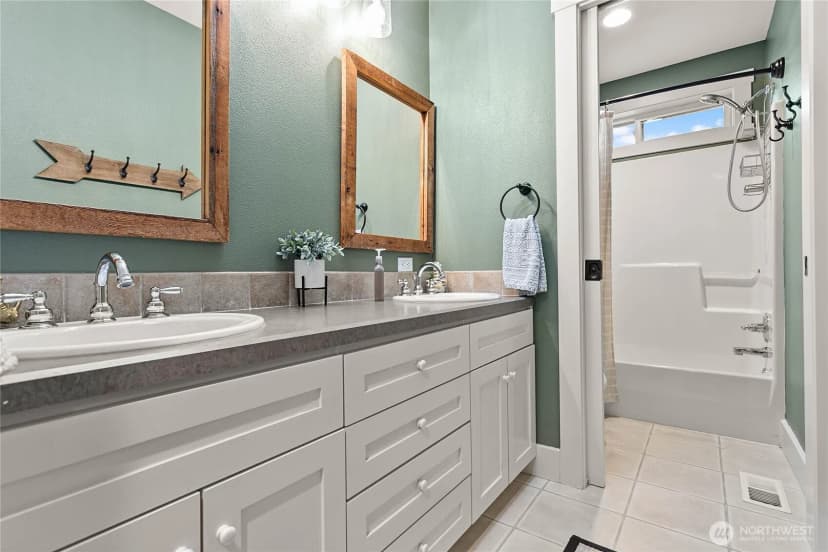 Property photo for 6864 Blumefield Drive, Lynden photo 31