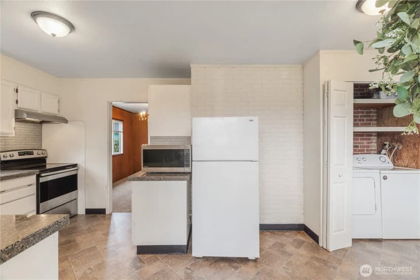 Property photo for 2112 Becker Street, Aberdeen photo 2