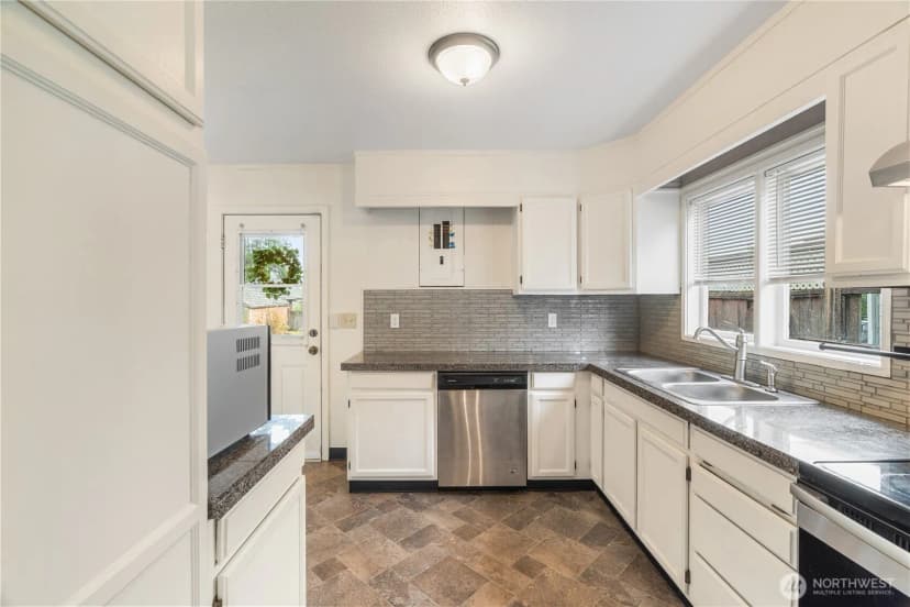 Property photo for 2112 Becker Street, Aberdeen photo 4