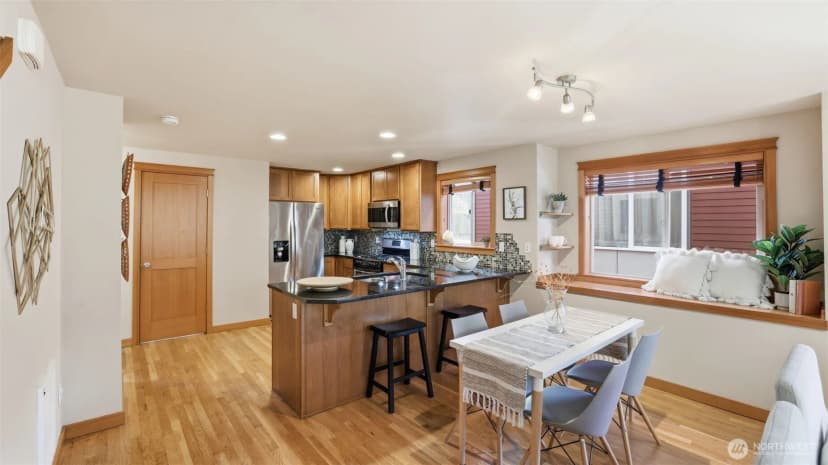 Property photo for 2342 44th Avenue Sw #a, Seattle photo 11