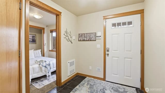 Property photo for 2342 44th Avenue Sw #a, Seattle photo 4