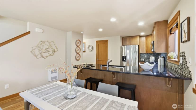Property photo for 2342 44th Avenue Sw #a, Seattle photo 9