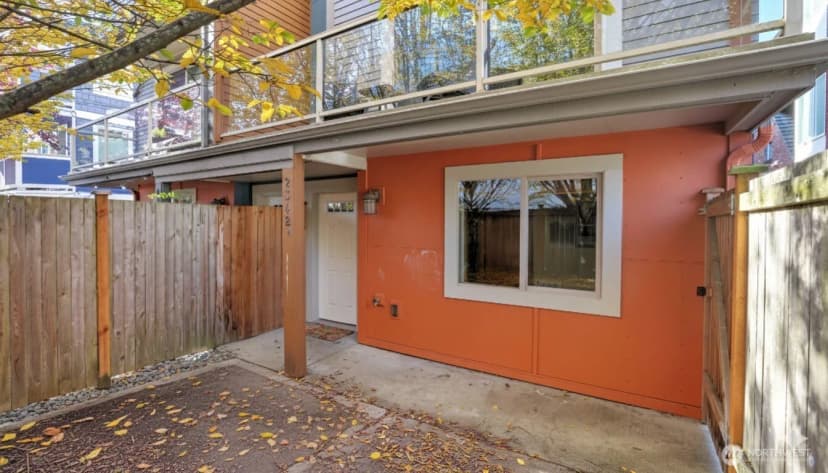 Property photo for 2342 44th Avenue Sw #a, Seattle photo 2