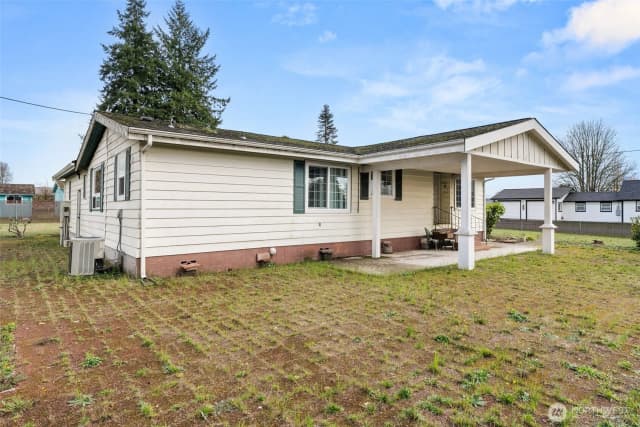 Property photo for 1622 W Young Street, Elma