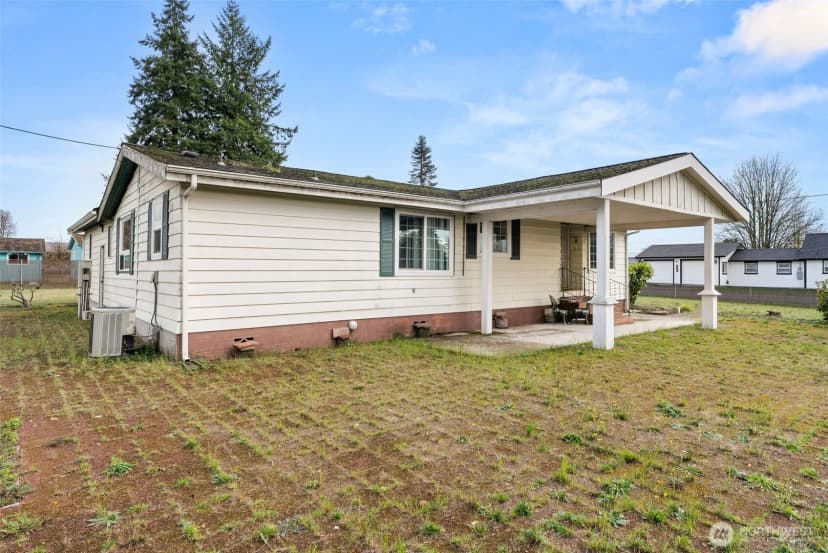 Property photo for 1622 W Young Street, Elma