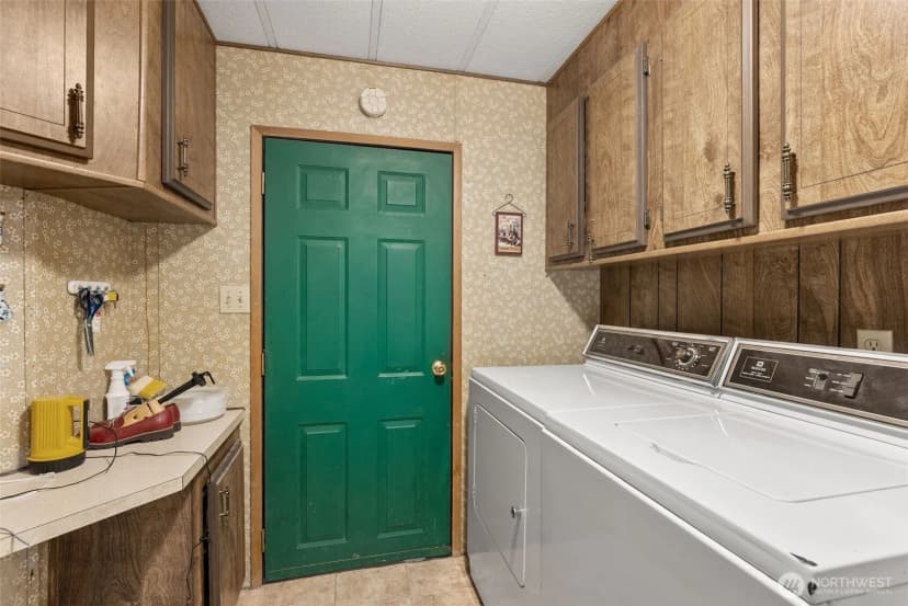 Property photo for 1622 W Young Street, Elma photo 21